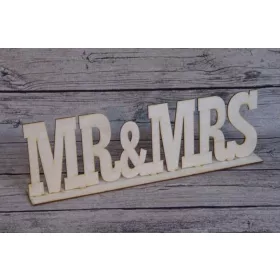   Mr és mrs felirat talppal, natúr fa, nyomtatott betűs, nagy