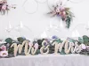  Arany glitteres mr és mrs fa felirat