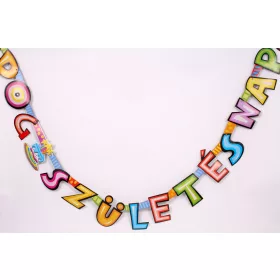 Színes boldog születésnapot felirat tortával díszítve
