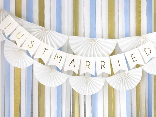 Fehér-arany just married felirat