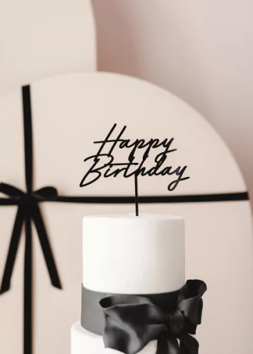 Elegáns fekete happy birthday feliratú tortadísz